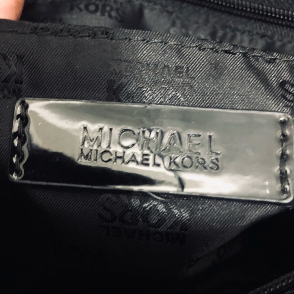 Michael Kors shiny black monogram bag - Picture 10 of 11